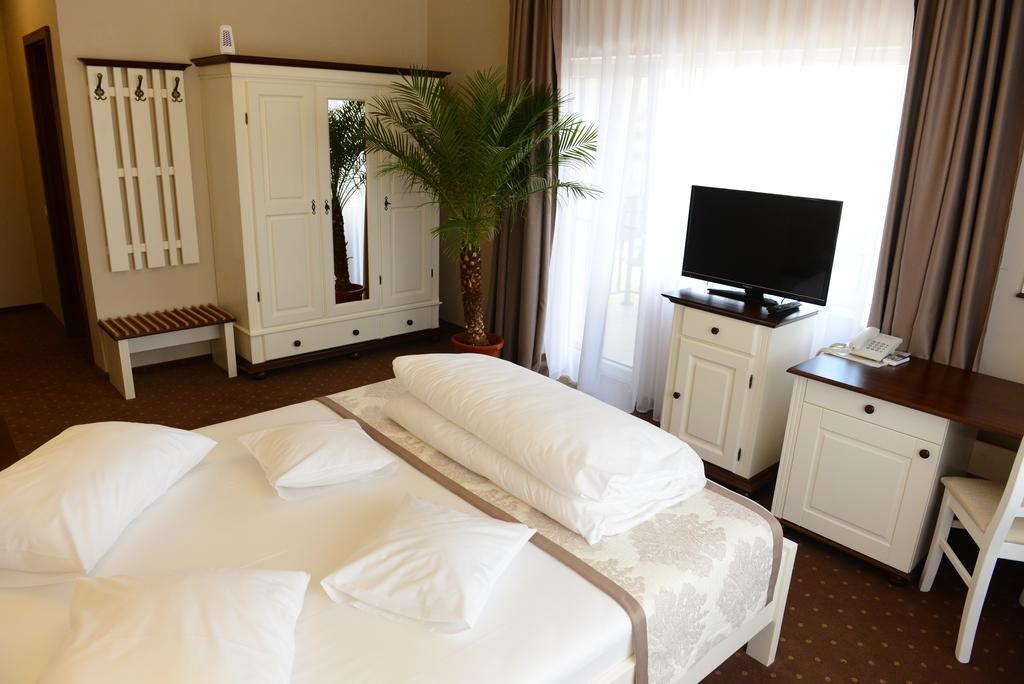 Hotel Europa Baia Mare Habitación foto